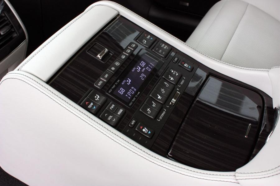  Lexus LS600h L 2013 года  (фото 3 из 45)